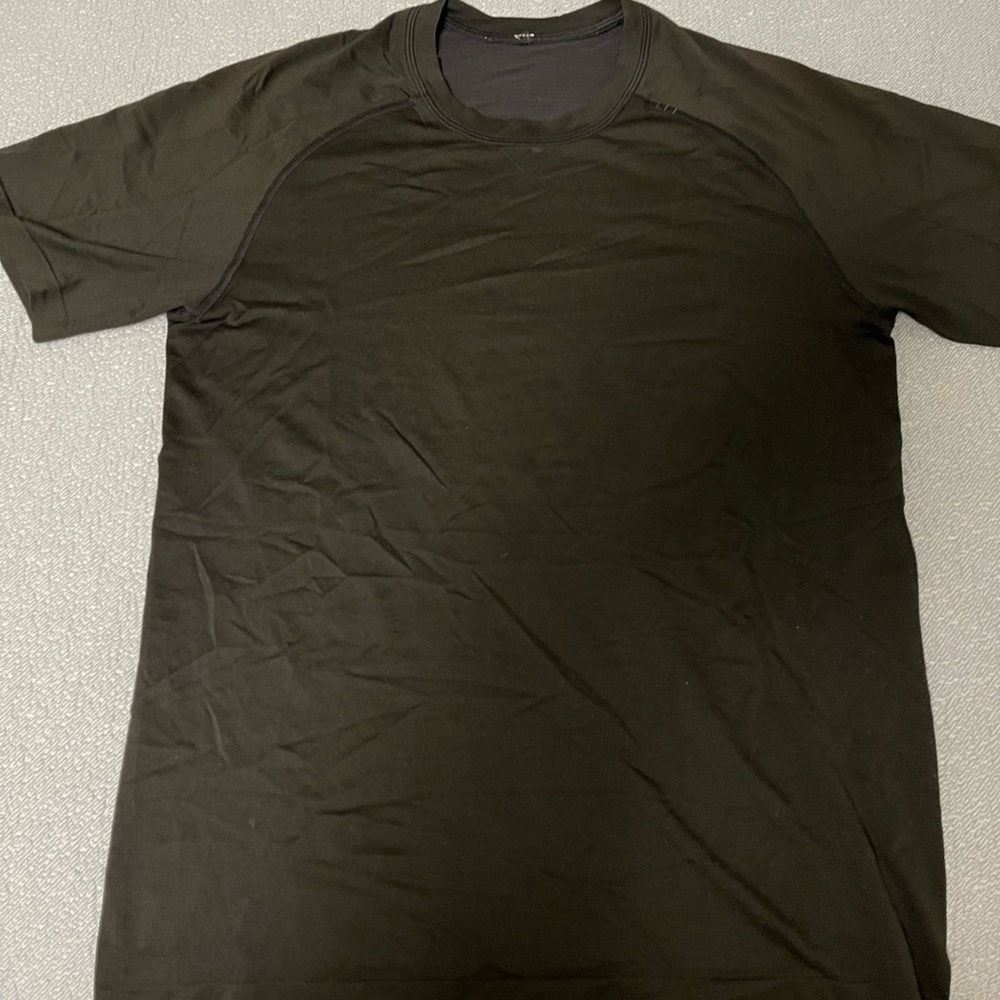 Lulu lemon shirt